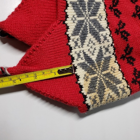 Nordic Pom Pom Winter Ski/Snowboard Hat w/ Tassles - Picture 4 of 8